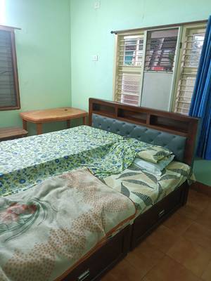 Single Room in a 1 Bhk apartment