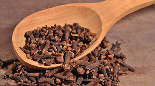 Benefits of chewing cloves